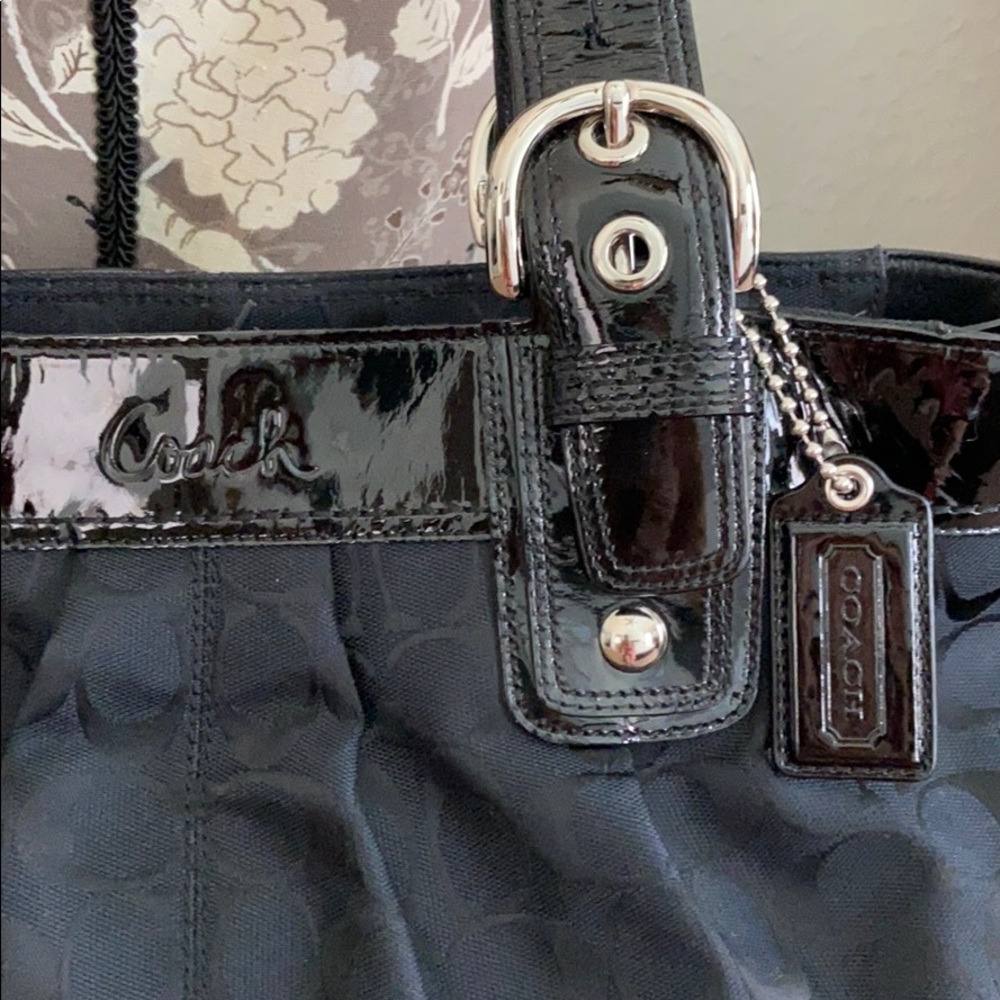 Coach classic black handbag - Picture 2 of 11
